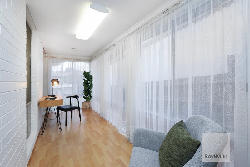 Photo - 62 North Circular Road, Gladstone Park VIC 3043 - Image 9
