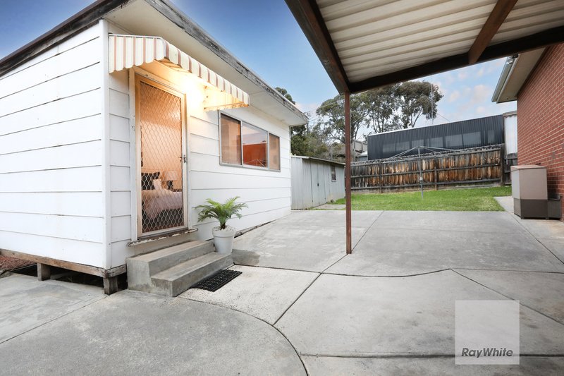 Photo - 62 North Circular Road, Gladstone Park VIC 3043 - Image 16