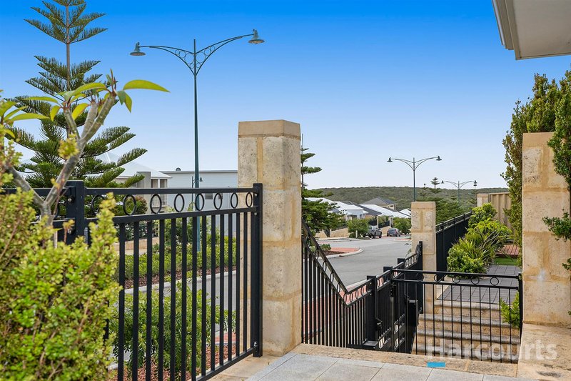 Photo - 62 O'Mara Boulevard, Iluka WA 6028 - Image 7