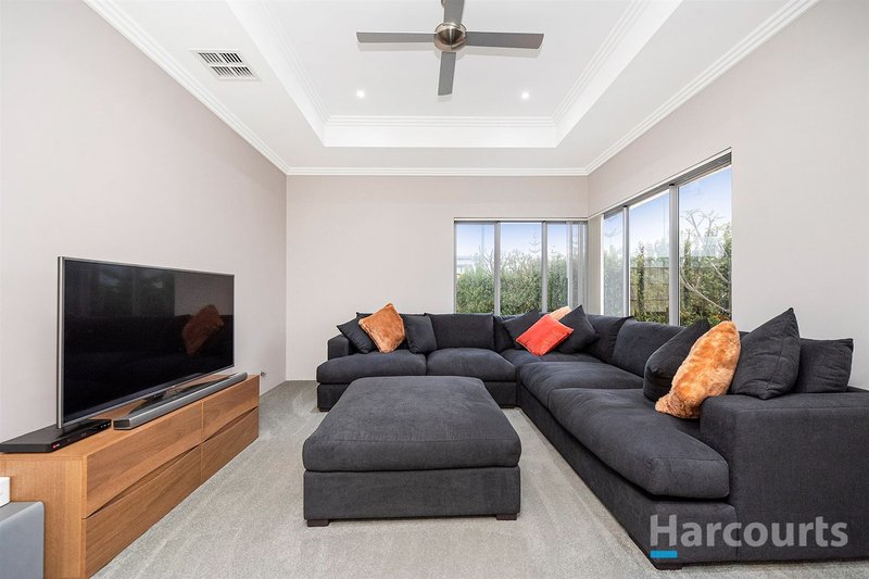 Photo - 62 O'Mara Boulevard, Iluka WA 6028 - Image 10