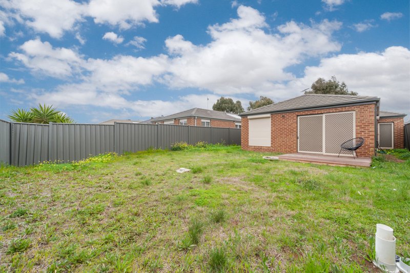 Photo - 62 Pioneer Drive, Deer Park VIC 3023 - Image 12