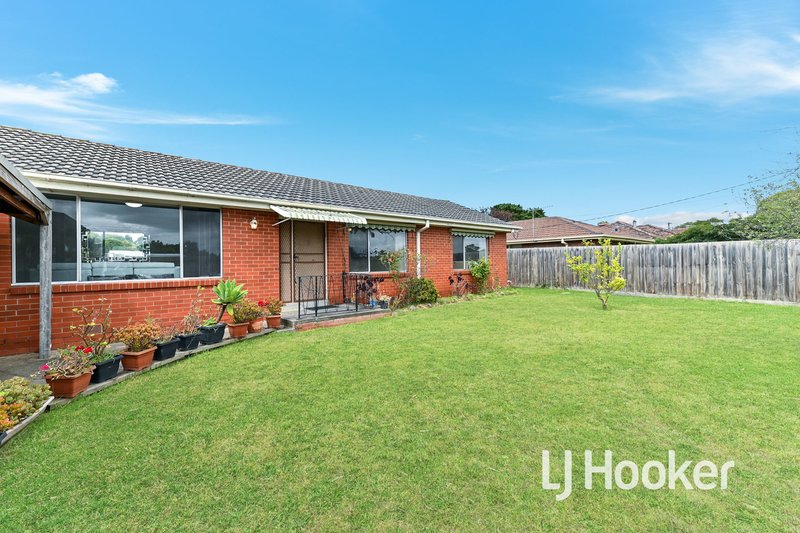 Photo - 62 Pound Road, Hampton Park VIC 3976 - Image 12