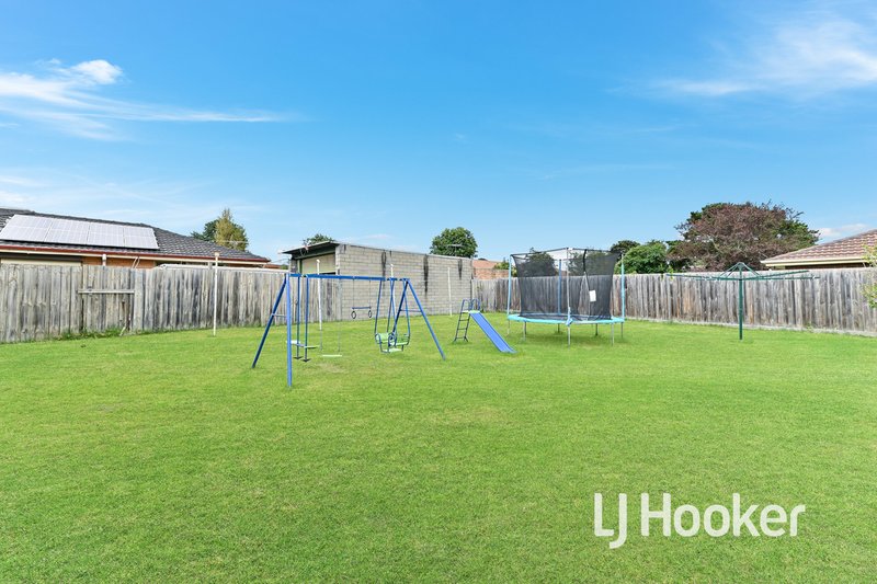 Photo - 62 Pound Road, Hampton Park VIC 3976 - Image 8