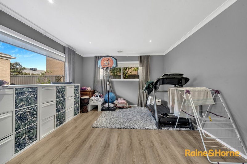 Photo - 62 Prendergast Avenue, Cranbourne East VIC 3977 - Image 11