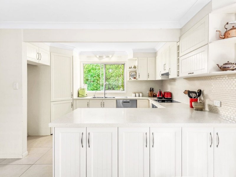 Photo - 62 Raff Avenue, Holland Park QLD 4121 - Image 2