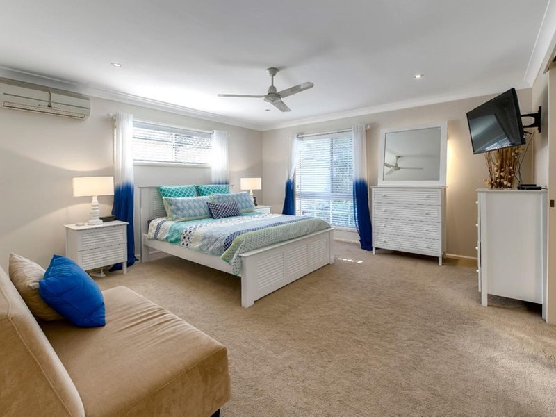 Photo - 62 Raff Avenue, Holland Park QLD 4121 - Image 5