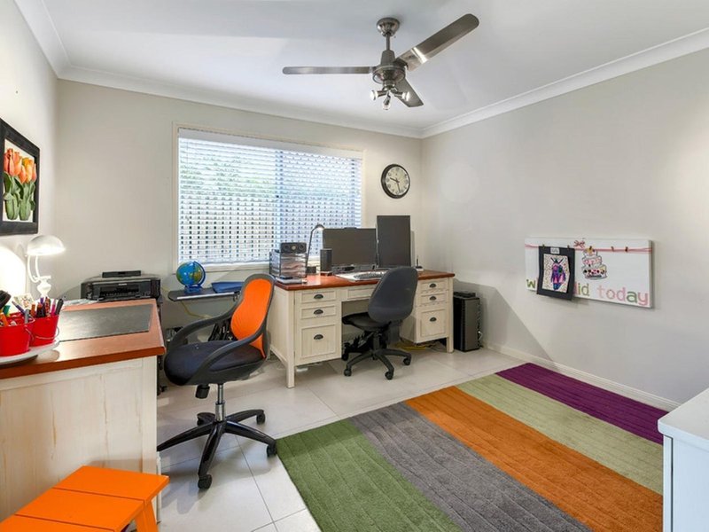 Photo - 62 Raff Avenue, Holland Park QLD 4121 - Image 7