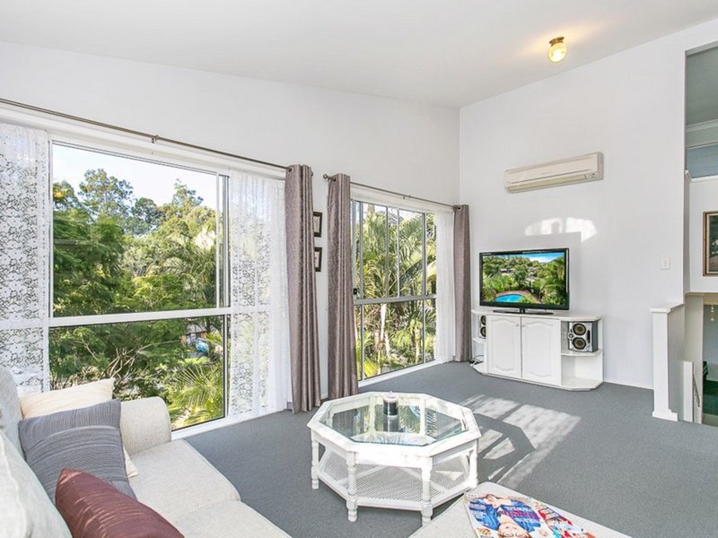 Photo - 62 Renfrew Dr , Highland Park QLD 4211 - Image 2