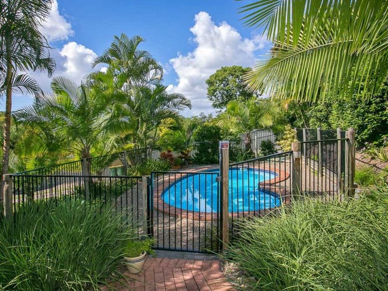 Photo - 62 Renfrew Dr , Highland Park QLD 4211 - Image 19