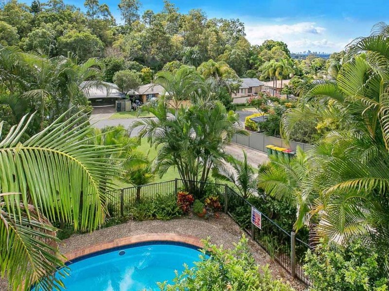 Photo - 62 Renfrew Dr , Highland Park QLD 4211 - Image 8