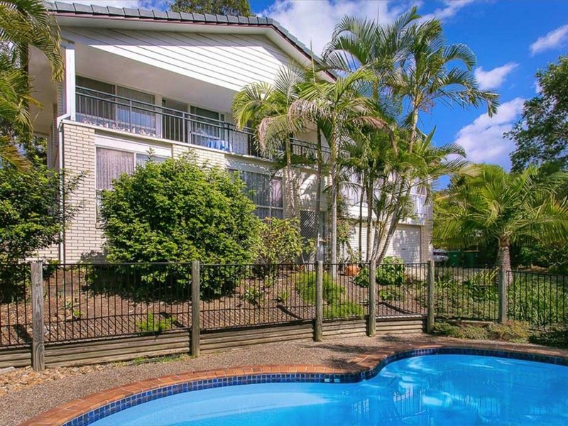 Photo - 62 Renfrew Dr , Highland Park QLD 4211 - Image 9