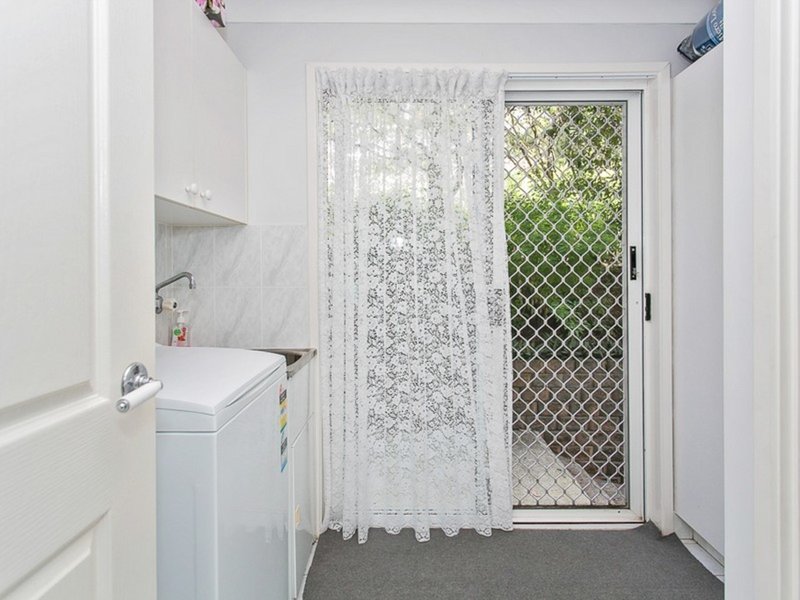 Photo - 62 Renfrew Dr , Highland Park QLD 4211 - Image 12