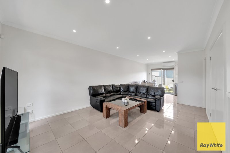 Photo - 6/2 Rockgarden Drive, Truganina VIC 3029 - Image 4