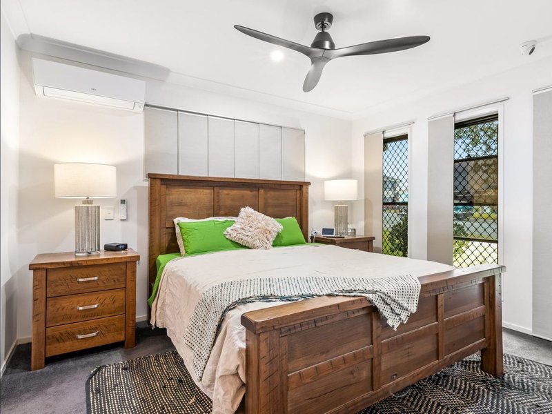 Photo - 62 Sandover Circuit, Holmview QLD 4207 - Image 2