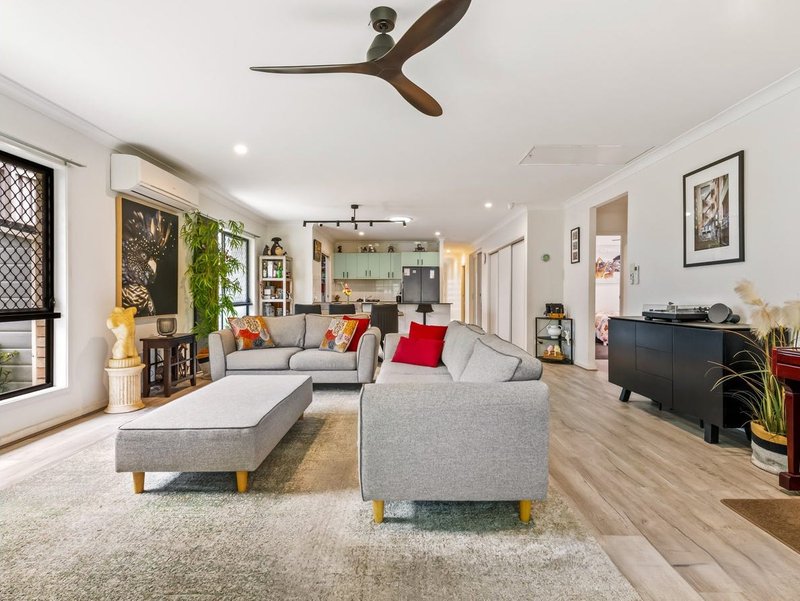 Photo - 62 Sandover Circuit, Holmview QLD 4207 - Image 10
