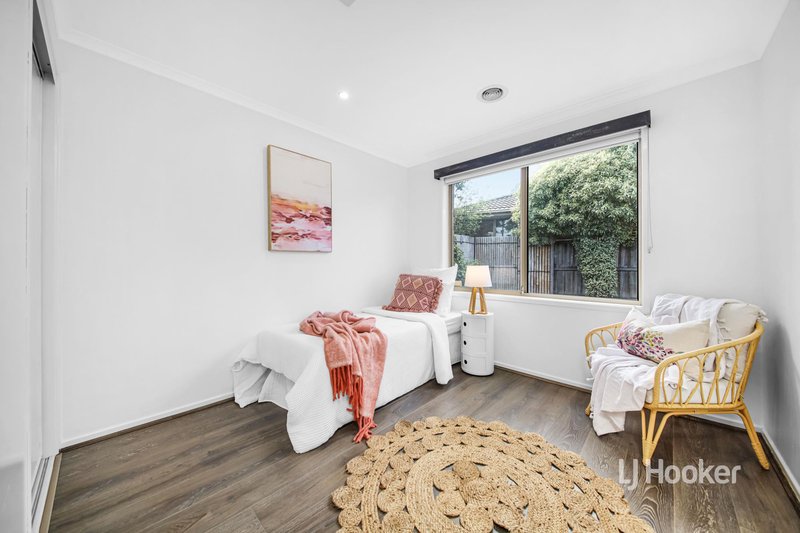 Photo - 62 Shaftsbury Boulevard, Point Cook VIC 3030 - Image 10