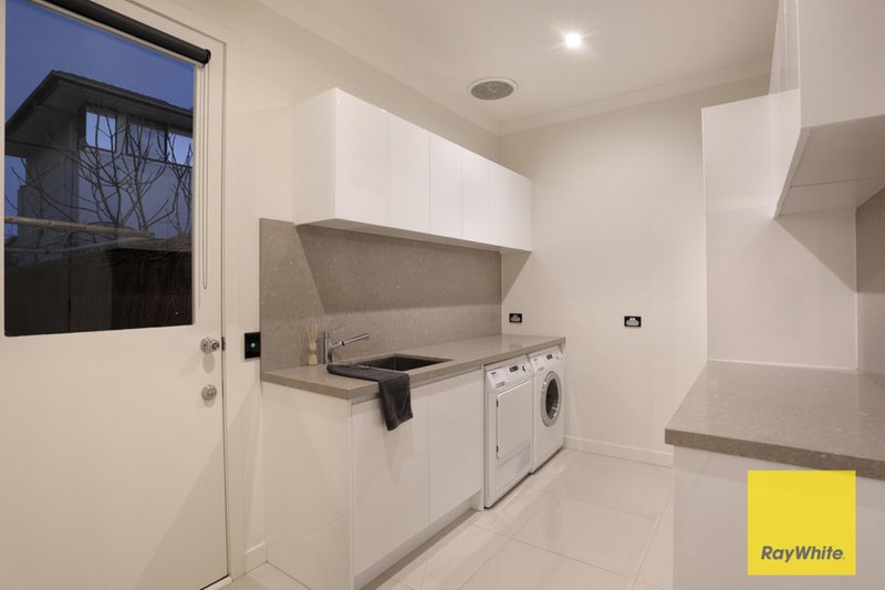 Photo - 62 Signature Boulevard, Point Cook VIC 3030 - Image 11