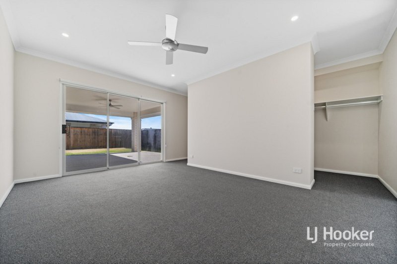 Photo - 62 Snowdonia Crescent, Yarrabilba QLD 4207 - Image 6