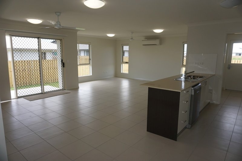 Photo - 62 Soldiers Road, Bowen QLD 4805 - Image 5