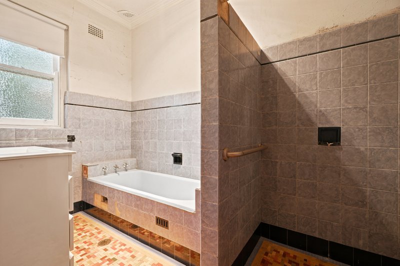 Photo - 62 Stewart Street, Bathurst NSW 2795 - Image 10