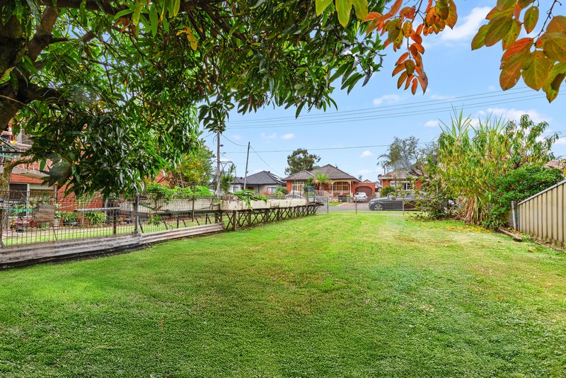 Photo - 62 The Boulevarde , Fairfield NSW 2165 - Image 5