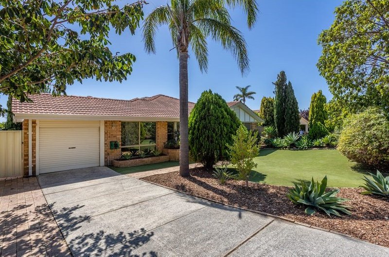Photo - 62 The Crest, Woodvale WA 6026 - Image 2