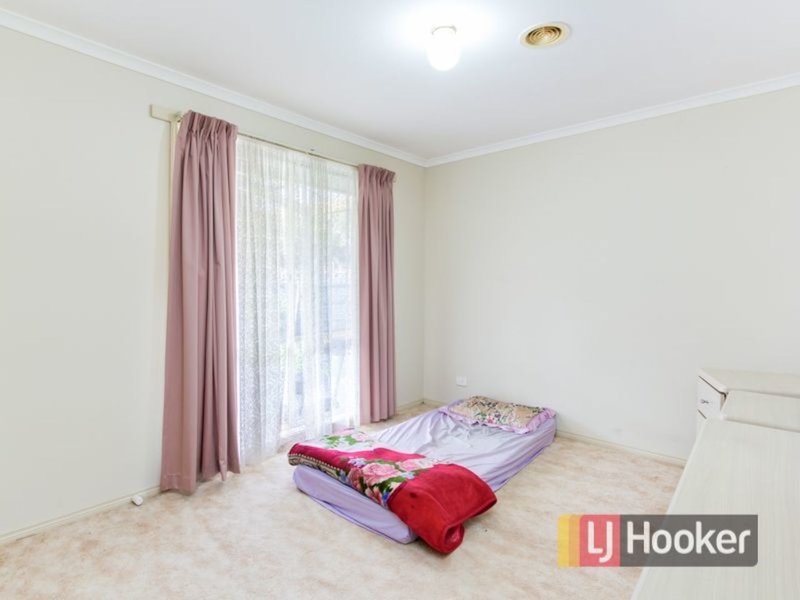 Photo - 62 The Parkway, Hampton Park VIC 3976 - Image 10