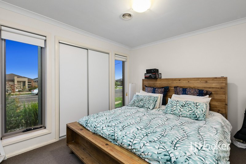 Photo - 62 Toolern Waters Drive, Weir Views VIC 3338 - Image 5