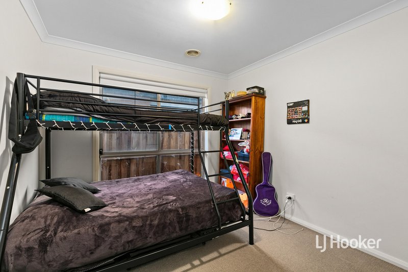 Photo - 62 Toolern Waters Drive, Weir Views VIC 3338 - Image 7