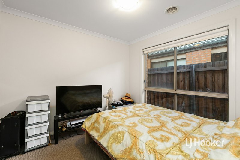 Photo - 62 Toolern Waters Drive, Weir Views VIC 3338 - Image 8