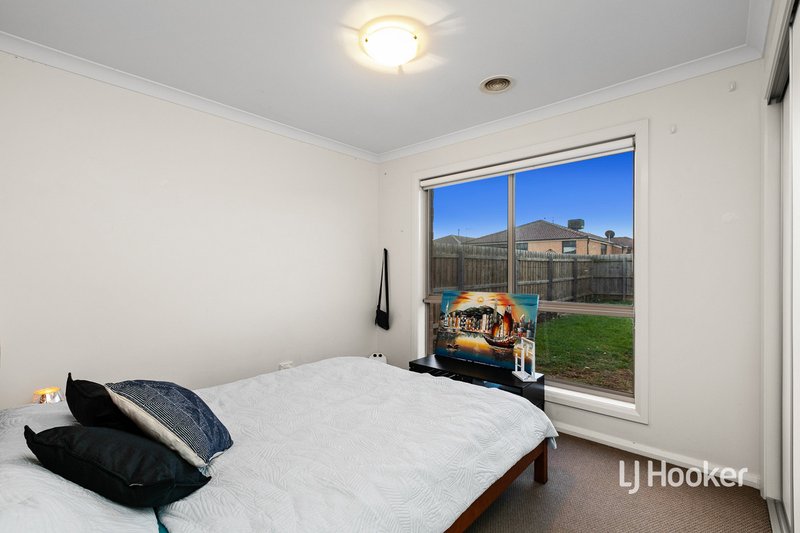 Photo - 62 Toolern Waters Drive, Weir Views VIC 3338 - Image 9