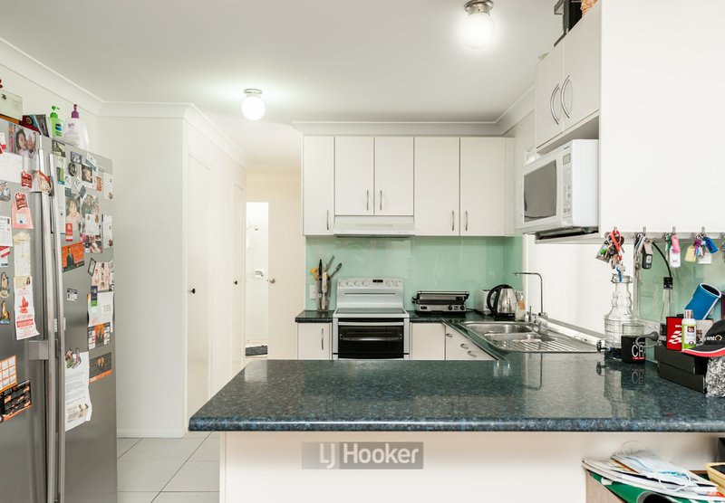 Photo - 62 Tovey Road, Boronia Heights QLD 4124 - Image 3