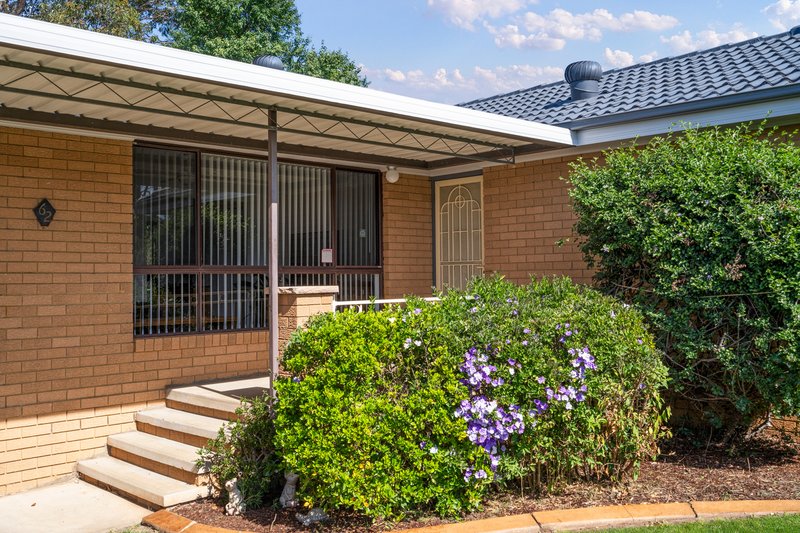 Photo - 62 Trobriand Crescent, Glenfield NSW 2167 - Image 3