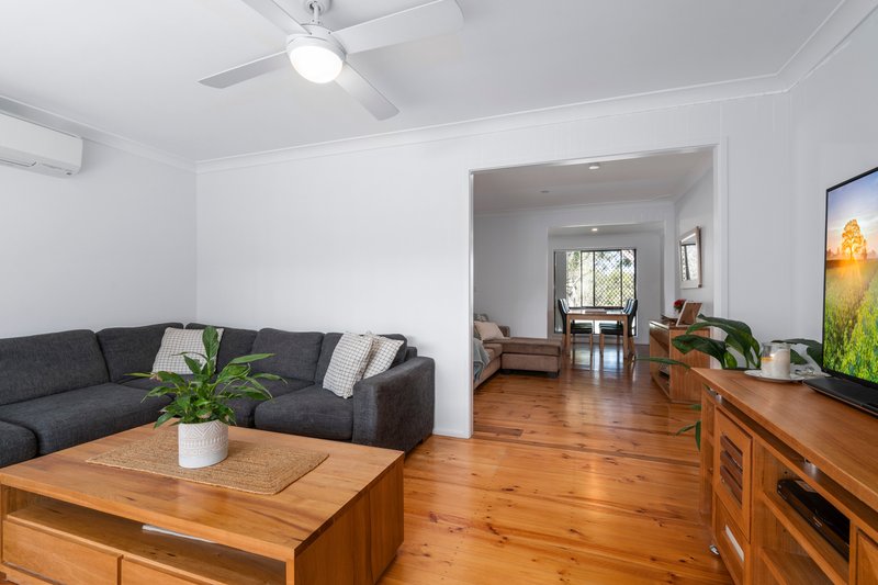 Photo - 62 Trobriand Crescent, Glenfield NSW 2167 - Image 5