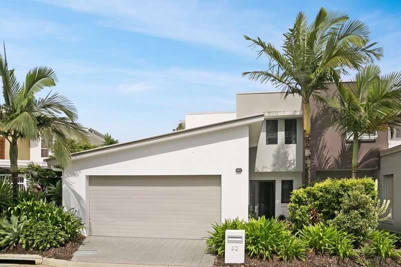 Photo - 62 Venice Street, Burleigh Waters QLD 4220 - Image 2