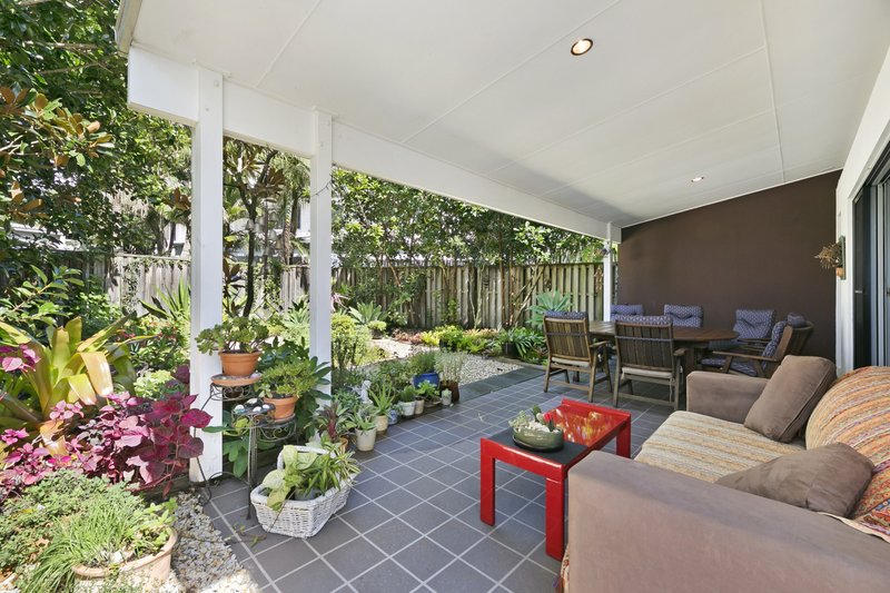 Photo - 62 Venice Street, Burleigh Waters QLD 4220 - Image 19