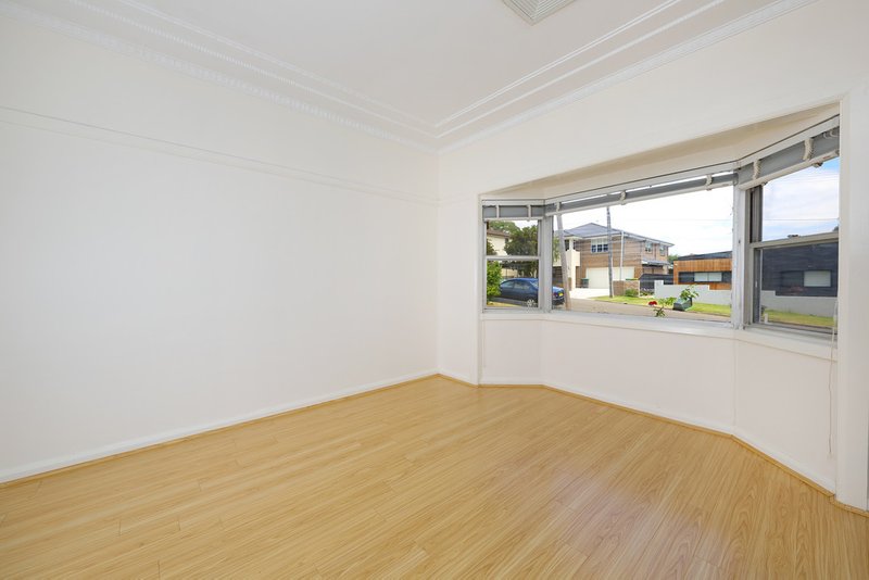 Photo - 62 Villiers Avenue, Mortdale NSW 2223 - Image 5