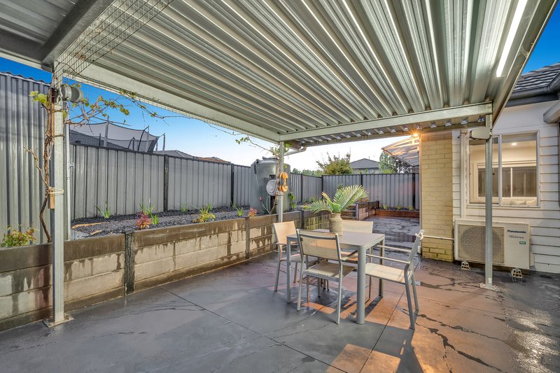 Photo - 62 Wattletree Street, Craigieburn VIC 3064 - Image 16