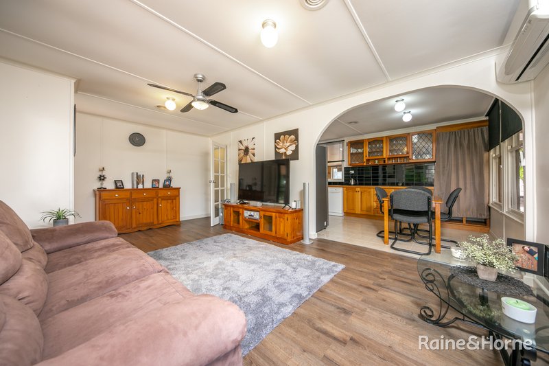 Photo - 62 White Avenue, Romsey VIC 3434 - Image 4