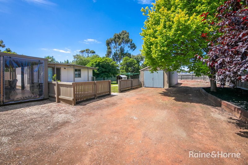 Photo - 62 White Avenue, Romsey VIC 3434 - Image 15