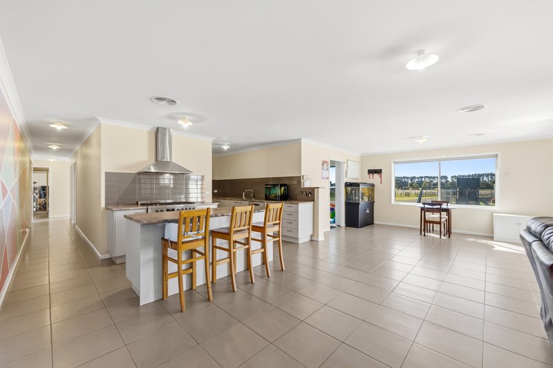Photo - 62 Wiggins Road, Mitchell Park VIC 3355 - Image 7