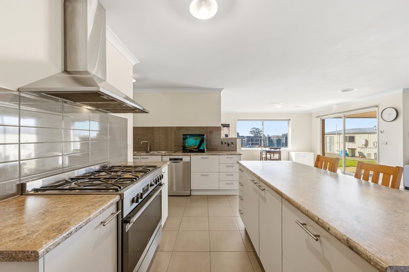 Photo - 62 Wiggins Road, Mitchell Park VIC 3355 - Image 8