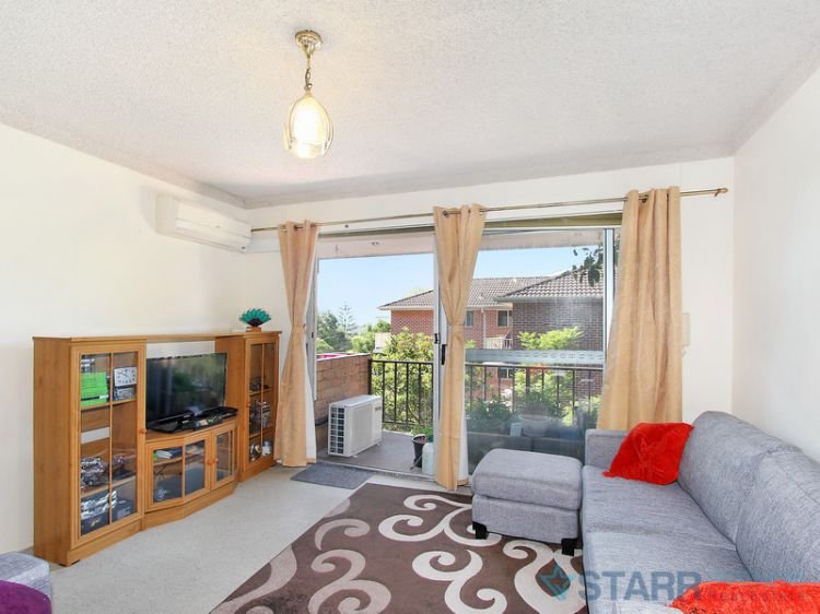 Photo - 6/20-24 Manchester Street, Merrylands NSW 2160 - Image 4