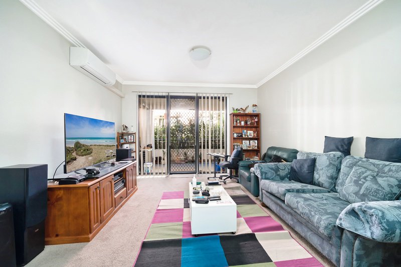 Photo - 6/20 Fourth Avenue, Blacktown NSW 2148 - Image 3