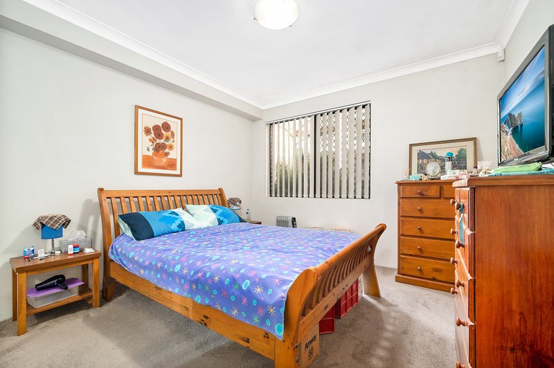 Photo - 6/20 Fourth Avenue, Blacktown NSW 2148 - Image 4