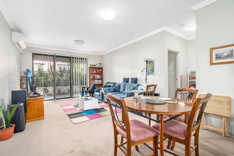 Photo - 6/20 Fourth Avenue, Blacktown NSW 2148 - Image 5