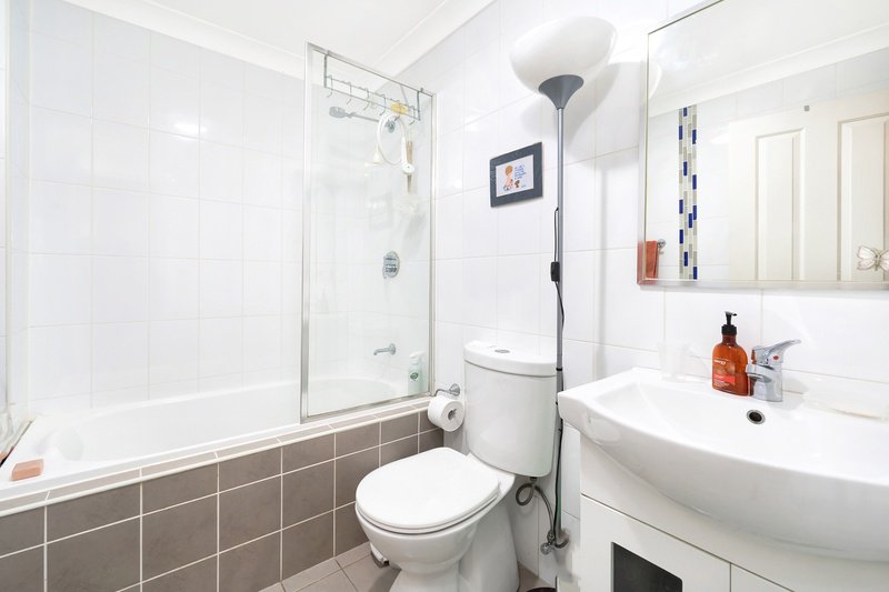 Photo - 6/20 Fourth Avenue, Blacktown NSW 2148 - Image 6