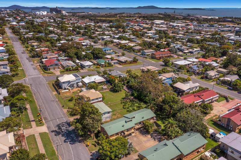 Photo - 6/208-212 Oaka Street, South Gladstone QLD 4680 - Image 9