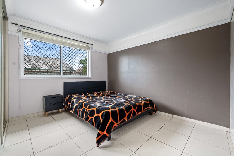 Photo - 6/209 Harrow Road, Glenfield NSW 2167 - Image 7