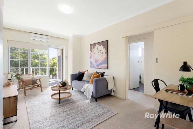Photo - 6/21 Adelaide Street, Murrumbeena VIC 3163 - Image 2